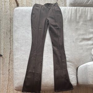 ALO NWOT brown zip flare leggings